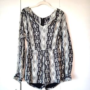Volcom Romper Long Sleeve Size Small